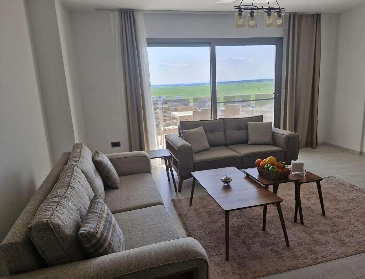 Sunny Escape Holiday Apartment Trikomo Cyprus