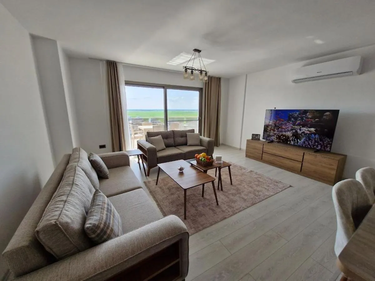 Sunny Escape Holiday Apartment Trikomo